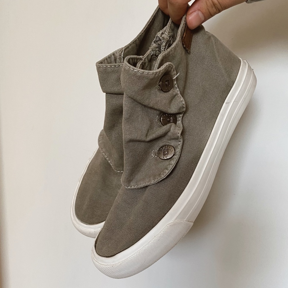Blowfish Sneakers ✨